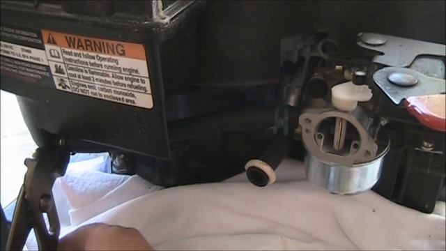 How to Replace the Carburetor on your Briggs and Stratton Quantum Engine смотреть онлайн
