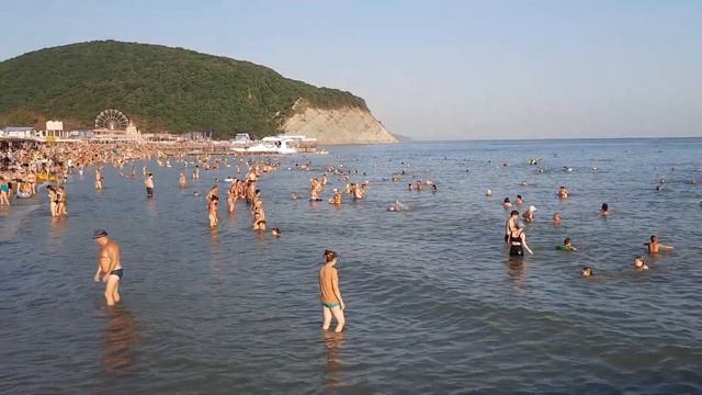 ПЛЯЖИ АРХИПО-ОСИПОВКИ ЗАБИТЫ! ЛЮДИ НЕ УЕЗЖАЮТ С ЧЁРНОГО МОРЯ! КОНЕЦ ЛЕТА НА МОРЕ 2021