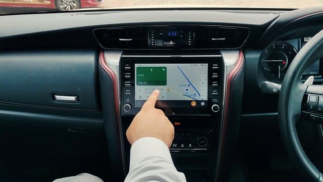 Navigation in Toyota Fortuner & Legender 2023 | Google Maps | Voice Search | Android Auto| Apple Ca смотреть онлайн