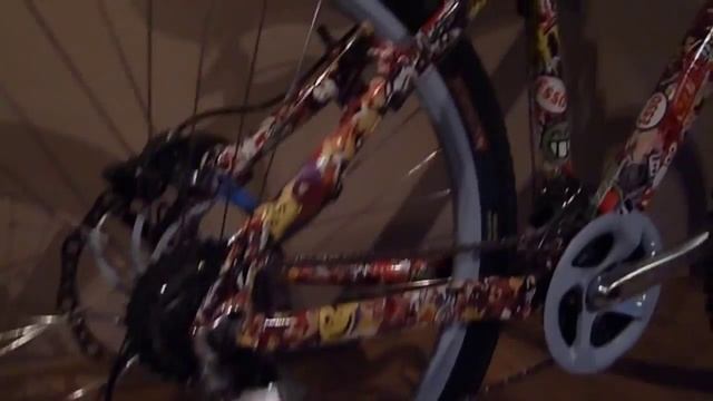 Стикербомбинг на велосипед - наклейки Stickerbomb (как обклеить велик стикерами)