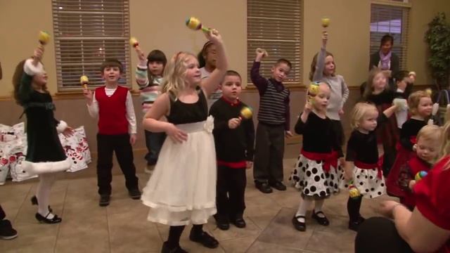 Kiddie Castle - Feliz Navidad song 2010 Plainfield Illinois смотреть онлайн