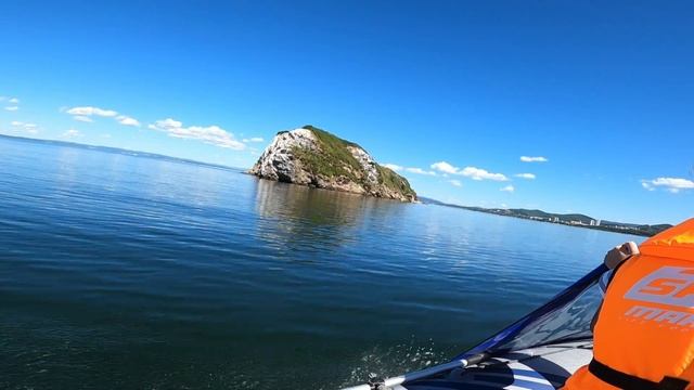 Лодка ПВХ с НДНД в море. Владивосток-Коврижка (Остров Скребцова) смотреть онлайн