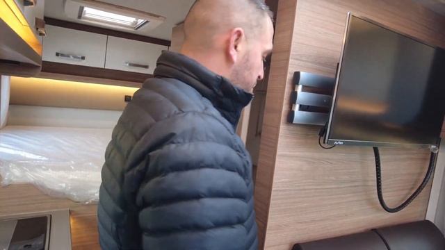 WEINSBERG X CURSION 500 MQ AUTOMATIC смотреть онлайн