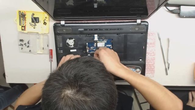 Vệ Sinh Laptop Toshiba Satellite L755 смотреть онлайн