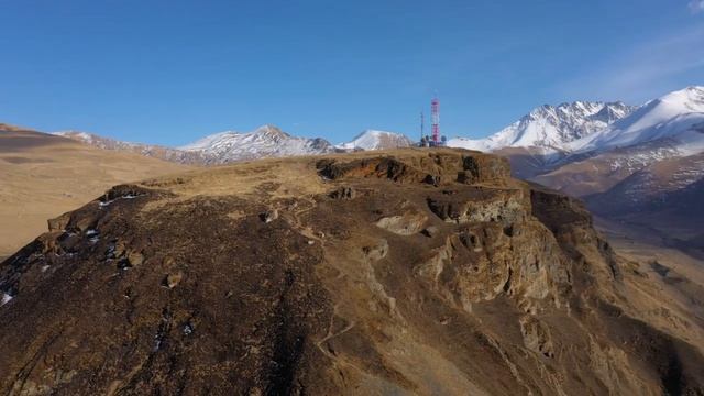 ЗАЧЕМ ЕХАТЬ НА КАВКАЗ? СЕВЕРНАЯ ОСЕТИЯ, КАК ПЕРЕЗАГРУЗИТЬСЯ В ГОРАХ смотреть онлайн