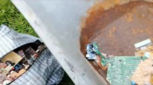 Заработок на МЕДИ. Как сдать платы дороже? Снимаем компоненты с телевизионных плат.