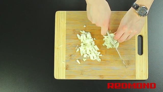 Томатный суп в мультиварке REDMOND RMC-M4502 смотреть онлайн