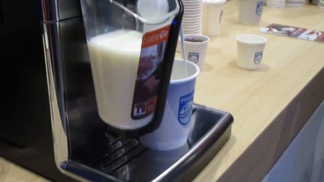 How Latte Go works. New milk frothing system by Philips for automatic espresso machines. смотреть онлайн