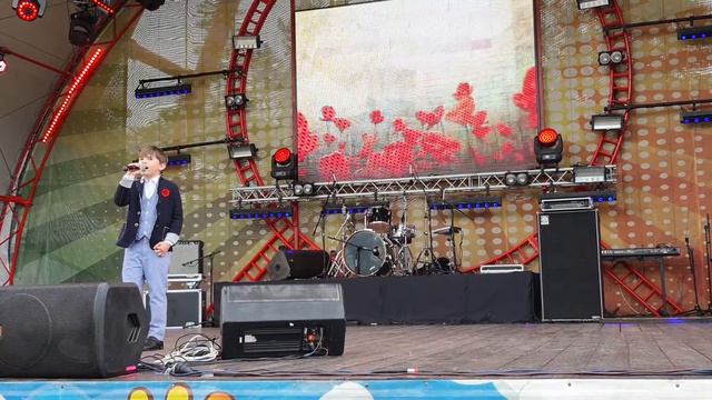 "Идет солдат по городу" Коновченко Илья смотреть онлайн