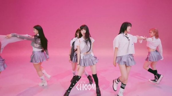 STAYC() 'Cheeky Icy Thang' (4K) STUDIO CHOOM ORIGINAL.2160p60