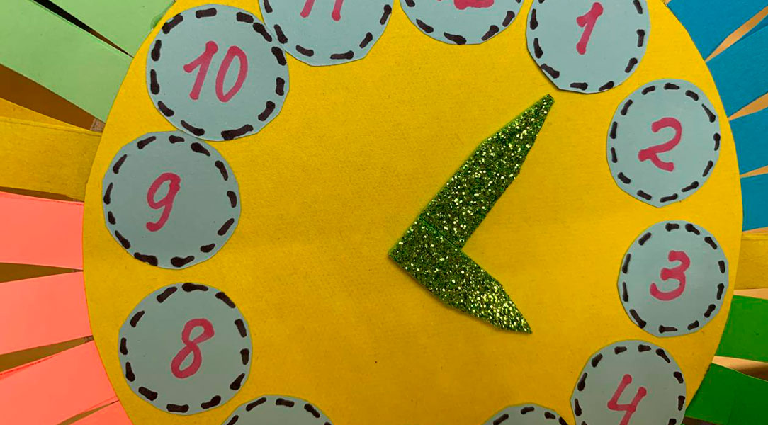 Быстро и легко. Дочь попросила необычные часы в детскую. Вот что у нас получилось смотреть онлайн