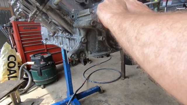 1uz front seal fitment - Fitting front crankshaft seal on 1uzfe with oil pump in place. смотреть онлайн