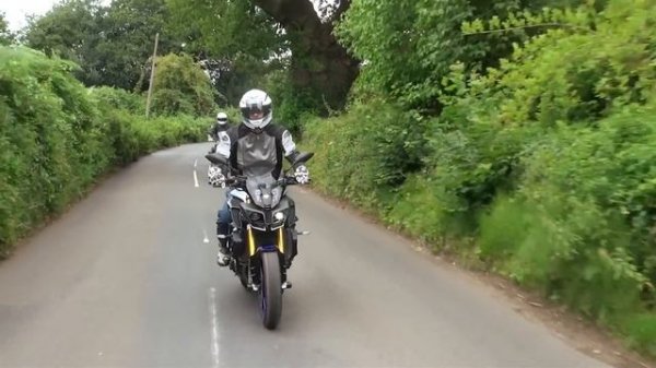 Modified Yamaha MT-10 VS MT-10 SP