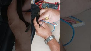 трансформатор как найти первичную и вторичную обмотку        способ подключения с помощью лампочки.