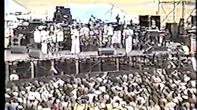 CARLOS SANTANA SHE'S NOT THERE смотреть онлайн