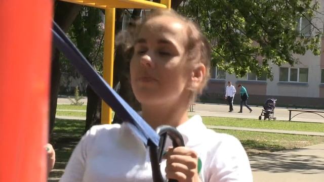 Спортивный тренер из Италии показал супер упражнения во дворах Казани! смотреть онлайн