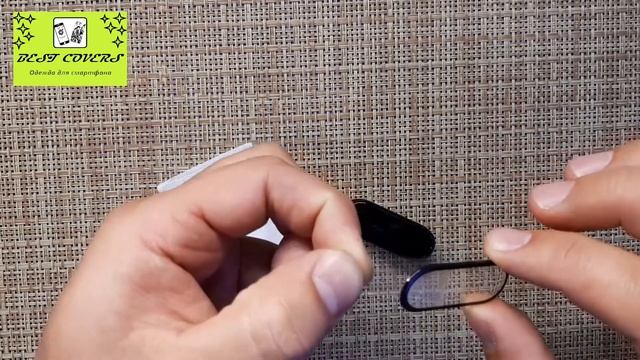 Как приклеить защитное стекло на MI band 4. смотреть онлайн