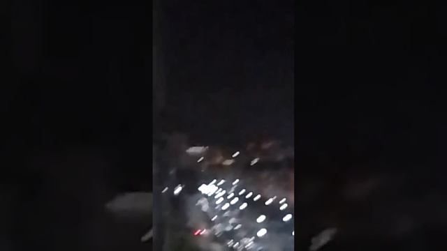 салют ? День города Екатеринбург,салют в р-не Академический. смотреть онлайн