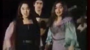 Цыганки красиво поют,  Алена и Наташа Бузылёвы