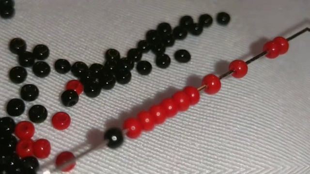 Чехол из бисера Рубль смотреть онлайн