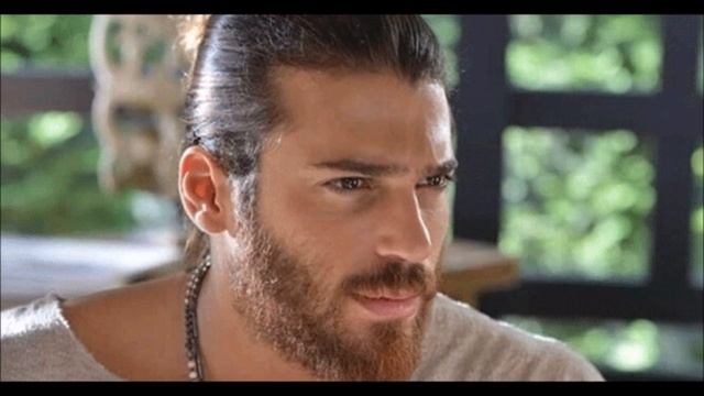 Si Demet Özdemir supiera italiano, ¿habría actuado con Can Yaman en series de televisión italianas? смотреть онлайн