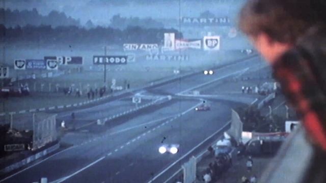 PORSCHE UNVEILS 918 RSR HYBRID RACE CAR смотреть онлайн