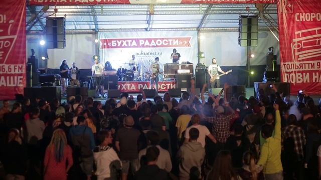 Noize MC - Выдыхай (Бухта радости_Live) смотреть онлайн