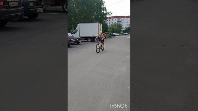 сделал сатану на велосипеде