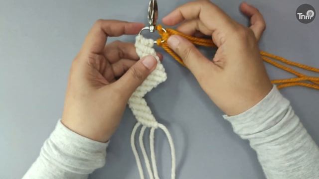 DIY Macrame Keychain Twisted Zig Zag Two Color | Macrame Keychain Tutorial смотреть онлайн