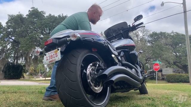 2018 Suzuki M109R BOSS With Cobra Swept Exhaust смотреть онлайн