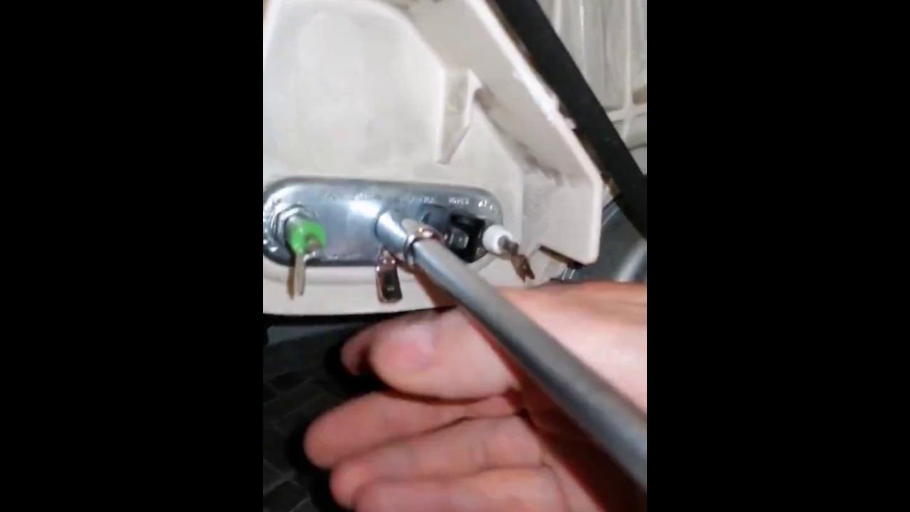 Стиральная машина Electrolux не работает, выдаёт ошибку. смотреть онлайн