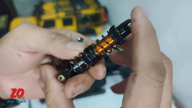 ZP1005 DEFENDER & ZP1007 FJ CRUISER OIL SHOCK INSTALATION смотреть онлайн
