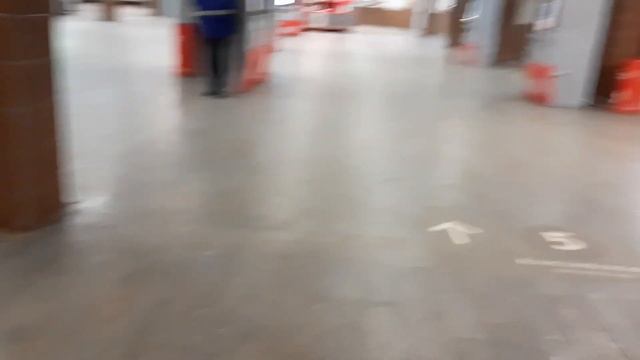 "Проверка" QR-пропуска - метро Комсомольская | "самоизоляция" в Москве. смотреть онлайн