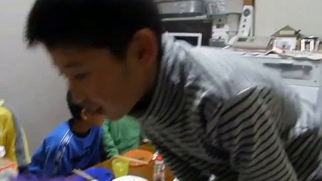 Японцы готовят такояки смотреть онлайн