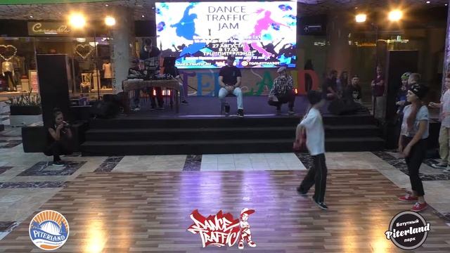 Dance Traffic Jam. Брейк данс баттл. Мисс-Катэ Vs Bgirl Pink