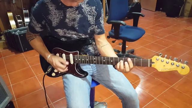 fender superstrat mim 1994, vintage noiseless SCN Bill Lawrence del 99 de las primeras смотреть онлайн