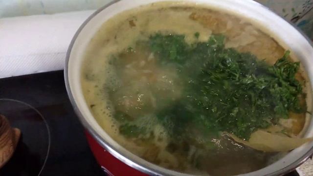 Суп із зелених помідорів.