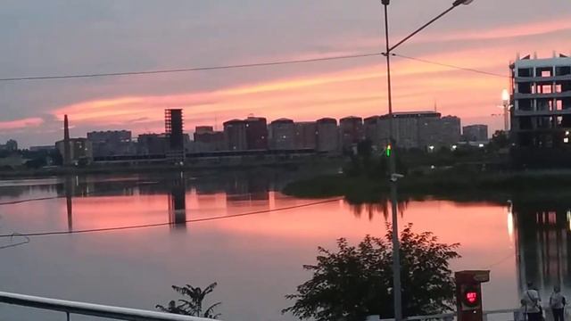 Розовый закат над озером Ак Гёль смотреть онлайн