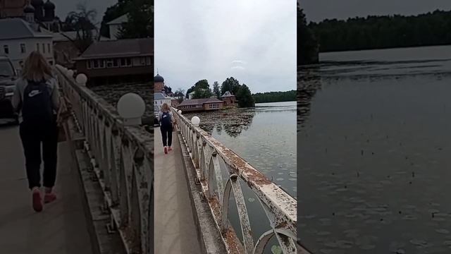 в Покрове мы Покрова не нашли но до Свято-Введенской пустыни добрались. Покровский монастырь смотреть онлайн