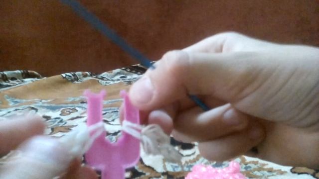 Плетём звёздочку из резинок! смотреть онлайн