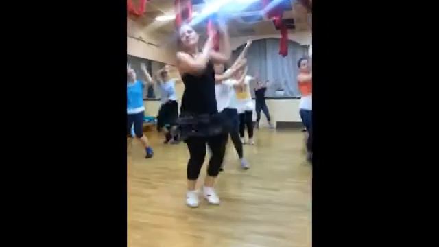 ZUMBA® SALSA REGGAETON PARTY смотреть онлайн