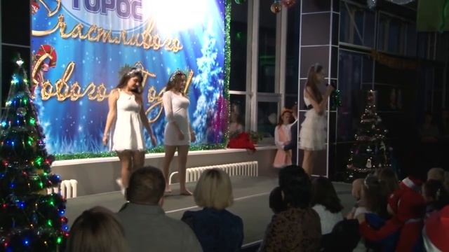 Новогодний праздник 19 декабря смотреть онлайн