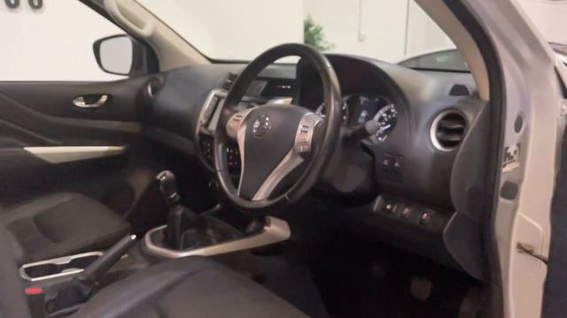 Nissan Navara 2 3 dCi Tekna Double Cab Pickup 4WD смотреть онлайн