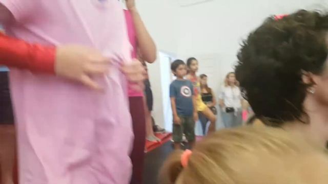 Занимаюсь гимнастикой, прыжками на батуте тоже! Выступают старшие классы нашей "Gymnastics DU SOL"! смотреть онлайн