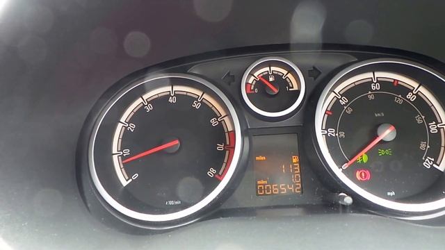 2014 Vauxhall Corsa 1.2 16V Limited Edition 3Dr In Glacier White смотреть онлайн