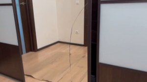 Замена разбитого зеркала в шкафу – купе