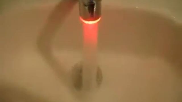 Насадка на кран светодиодная ПАЛИТРА смотреть онлайн