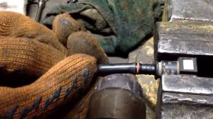 Одевание термошланга на штуцер