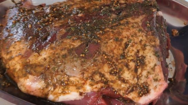 БАРАНЬЯ НОГА ЗАПЕЧЕННАЯ В ДУХОВКЕ