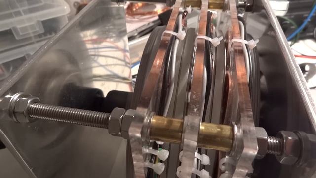 home made tripple stator axial flux motor, first run at 1100 rpm смотреть онлайн